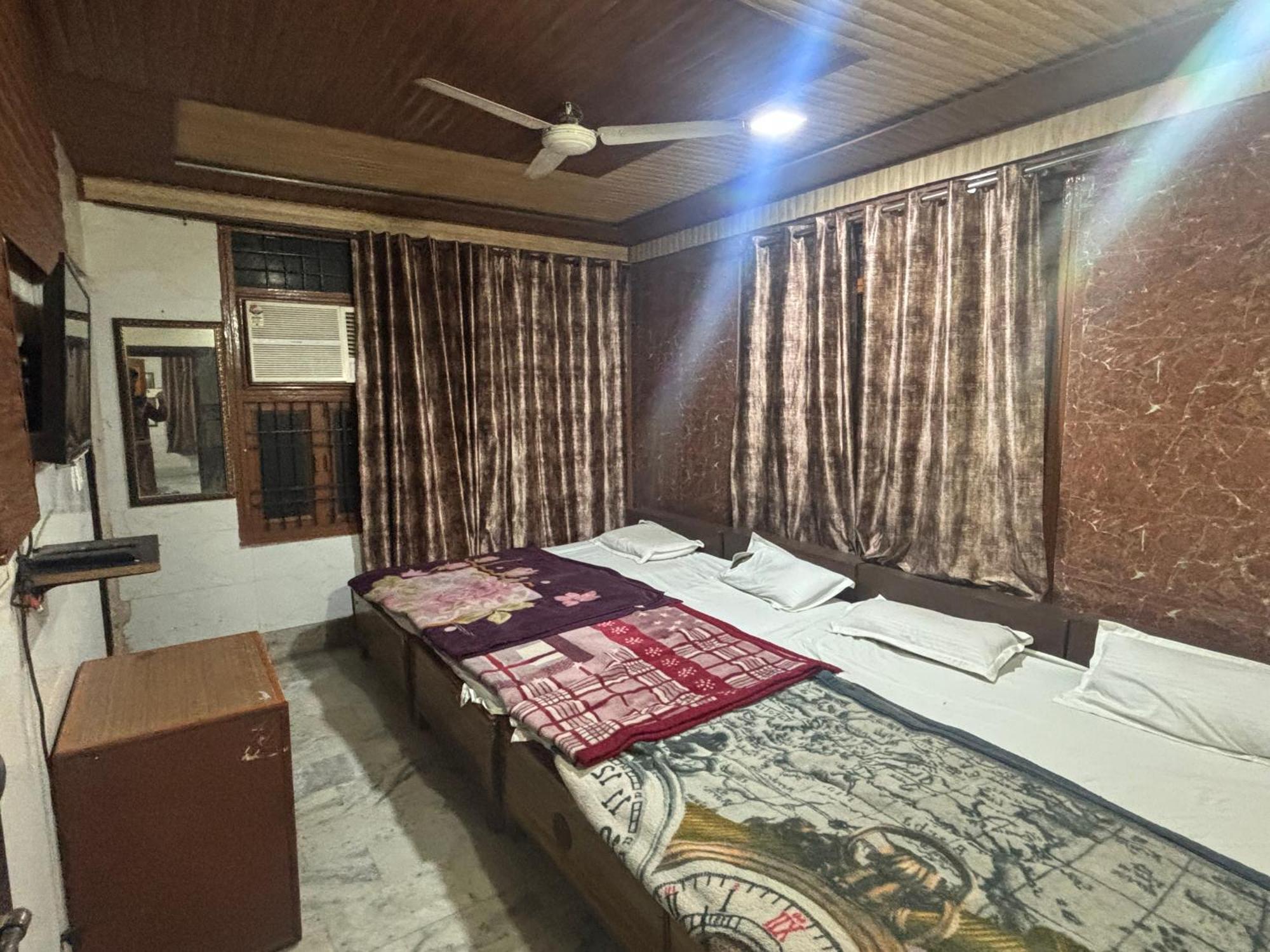 Sgh Guest House Mathura Exterior foto